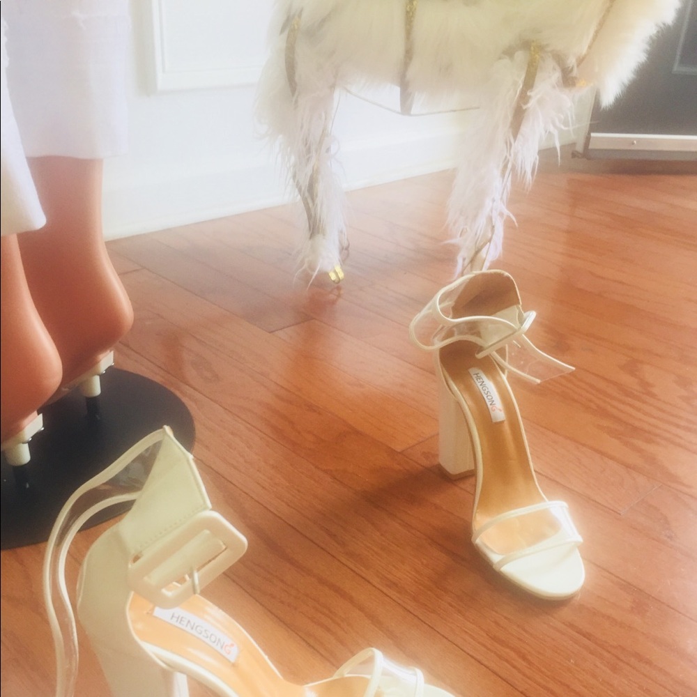 NWOT Sandals